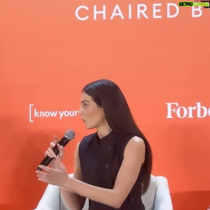 Razane Jammal Instagram - Happy International Women’s Day ❤️ It was an honor to speak up about the importance of diversifying stories on screens at the #Forbes3050 summit alongside @kristinstoller and @maitreyiramakrishnan Thank you for having me @forbeswomen ينعاد على كل إمرأة بيوم المرأة العالمي. كان شرف لإلي إني إحكي بنقاش عن أهمية التنوع بالقصص والمواضيع على الشاشة الكبيرة والزغيرة مع فوربز إلى جانب الممثلة الكندية مايتتريي ومحررة فوربز أندر ثيرتي الأميركية كريستن ستولر. Dressed in @dior @diorbeauty Styled by @farahmounzer Glam @manulosadagomez @deenaalawaid Team @maritaakl