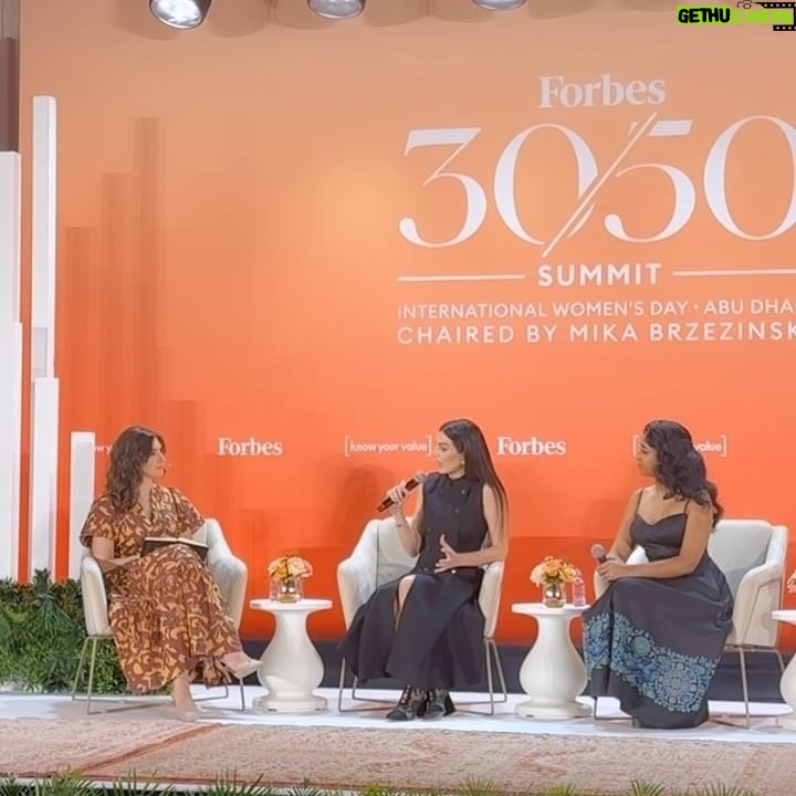 Razane Jammal Instagram - Happy International Women’s Day ❤️ It was an honor to speak up about the importance of diversifying stories on screens at the #Forbes3050 summit alongside @kristinstoller and @maitreyiramakrishnan Thank you for having me @forbeswomen ينعاد على كل إمرأة بيوم المرأة العالمي. كان شرف لإلي إني إحكي بنقاش عن أهمية التنوع بالقصص والمواضيع على الشاشة الكبيرة والزغيرة مع فوربز إلى جانب الممثلة الكندية مايتتريي ومحررة فوربز أندر ثيرتي الأميركية كريستن ستولر. Dressed in @dior @diorbeauty Styled by @farahmounzer Glam @manulosadagomez @deenaalawaid Team @maritaakl