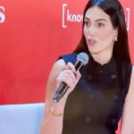 Razane Jammal Instagram - Happy International Women’s Day ❤️ It was an honor to speak up about the importance of diversifying stories on screens at the #Forbes3050 summit alongside @kristinstoller and @maitreyiramakrishnan Thank you for having me @forbeswomen ينعاد على كل إمرأة بيوم المرأة العالمي. كان شرف لإلي إني إحكي بنقاش عن أهمية التنوع بالقصص والمواضيع على الشاشة الكبيرة والزغيرة مع فوربز إلى جانب الممثلة الكندية مايتتريي ومحررة فوربز أندر ثيرتي الأميركية كريستن ستولر. Dressed in @dior @diorbeauty Styled by @farahmounzer Glam @manulosadagomez @deenaalawaid Team @maritaakl