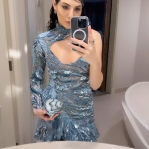 Razane Jammal Instagram - Aloo Ariel, it’s me. 🐚🧜🏻‍♀️

Out of the ocean and onto the blue carpet of @voguearabia. Thank you for making me part of your underworld fantasy and for your efforts in preserving biodiversity in the uae! 🌊💙 #vogueballofarabia 

طلعت من البحر دغري على السجّادة الزرقا تبع الحفل! موضوع الحفل كان حوريات الخليج لنشر التوعية عن التنوّع الطبيعي تحت المي بدولة الإمارات العربية المتحدة.

Styled by @farahmounzer