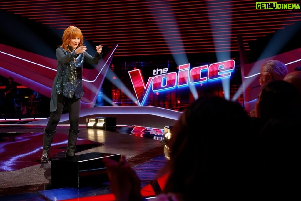 Reba McEntire Instagram - Look out, here comes #TeamReba! 👏 Last night of blinds tonight, are you ready? @nbcthevoice
