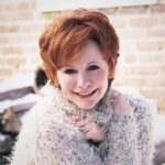 Reba McEntire Instagram - Hope everyone is staying warm and safe with all this winter weather across the country! ❄️ #snowday