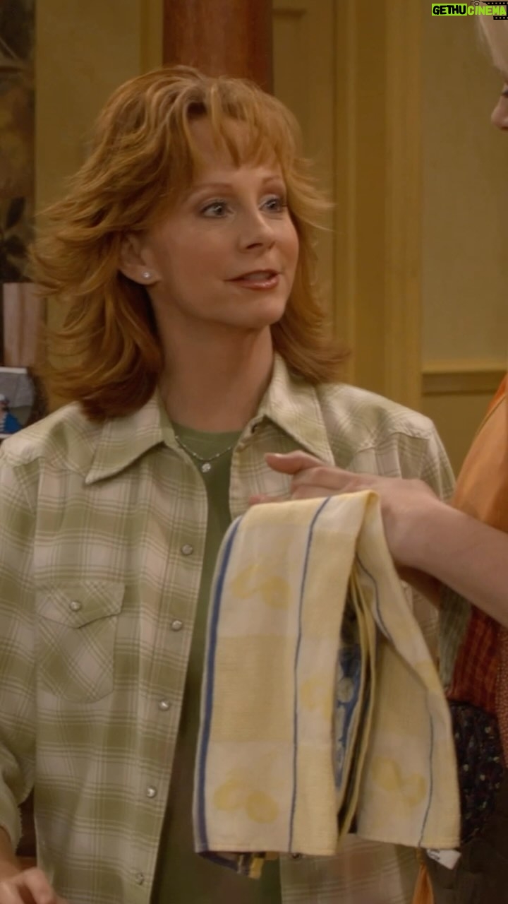 Reba McEntire - 37K Likes - I hope everyone is having a happy Thanksgiving, yard leaf centerpieces and all! π
Watch this full Thanksgiving episode of #Reba on @AmazonFreevee!
