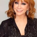 Reba McEntire Instagram – Merry Christmas and happy holidays from my heart to yours! ❤️🎄
