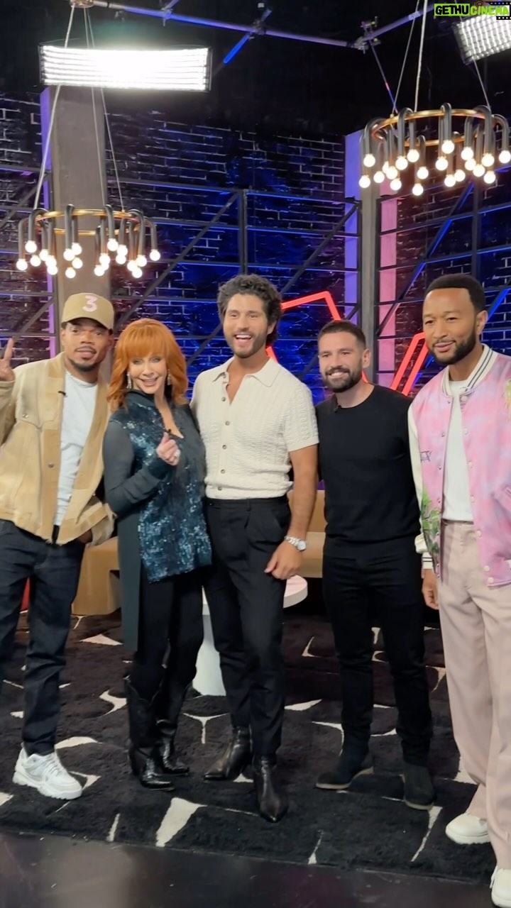 Reba McEntire Instagram - First week of blinds down and ready for more! Can’t wait to fill #TeamReba with more incredible artists tonight 🌟