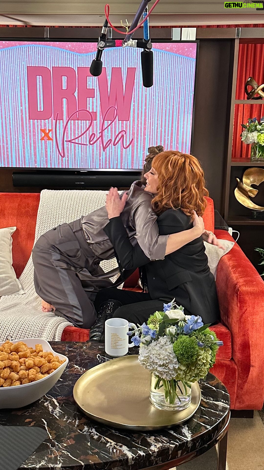 Reba McEntire - 58.1K Likes - @reba shares the significance of some of the accessories sheβll be wearing when she sings the National Anthem at the #SuperBowl π #sblviii