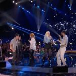 Reba McEntire Instagram – THIS COACH PERFORMANCE SLAYS !!! love you @reba, @niallhoran, @johnlegend, @gwenstefani 💖