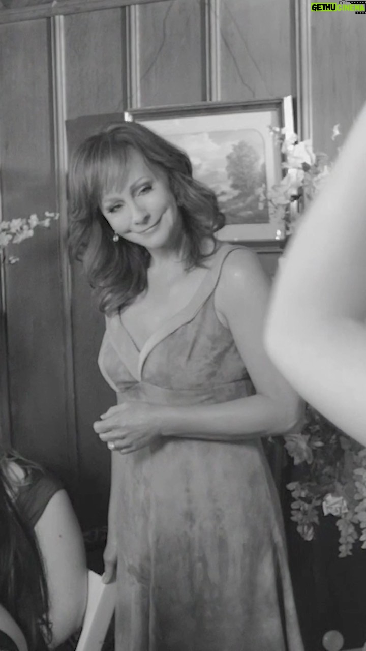 Reba McEntire - 30.3K Likes - Happy 14th anniversary to my Keep On Loving You album! The music video for the title track of this album was so special to me because I got to involve some of my family and friends. How many can you spot?
Listen at the link in bio!