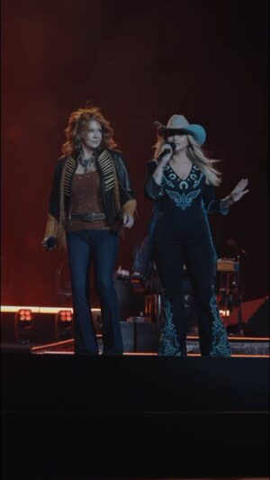 Reba McEntire Instagram - Bad Ass Sisters performing “Fancy” at @stagecoach 💃❤️🔥

🎥 @jeffjohnsonimages
