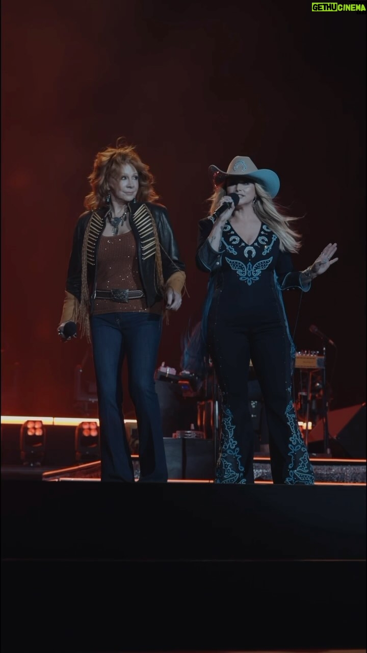 Reba McEntire - 79.4K Likes - Bad Ass Sisters performing βFancyβ at @stagecoach πβ€οΈπ₯
π₯ @jeffjohnsonimages