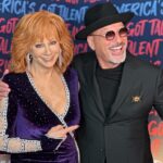Reba McEntire Instagram – Would ya look at who’s hanging out backstage at #AGT!! 🤩