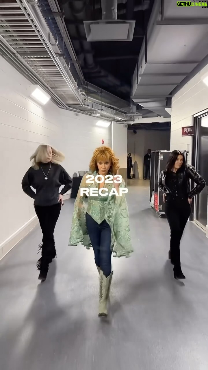 Reba McEntire - 31.2K Likes - What an incredible year itβs been! Thanks for continuing on this journey with me. I am one lucky cowgirl!