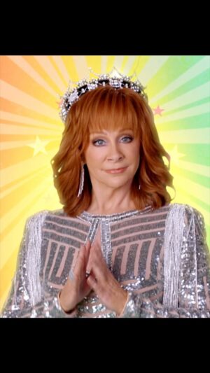 Reba McEntire Instagram - Hear ye, hear ye! 👑 I’ve taken the throne as the newest coach for Season 24 of #TheVoice! Don’t miss the premiere September 25th & 26th on @peacock to catch all the magic. @nbcthevoice #QueenReba