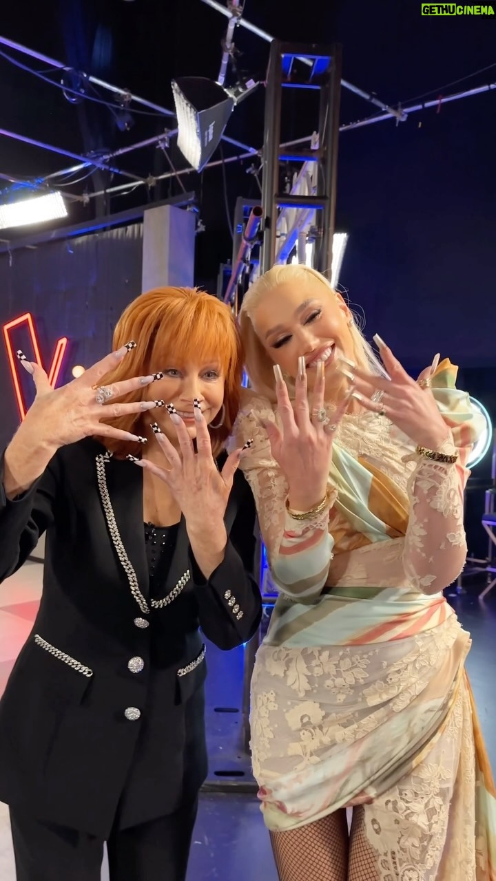 Reba McEntire - 67.5K Likes - Twinsies! π
πΌ