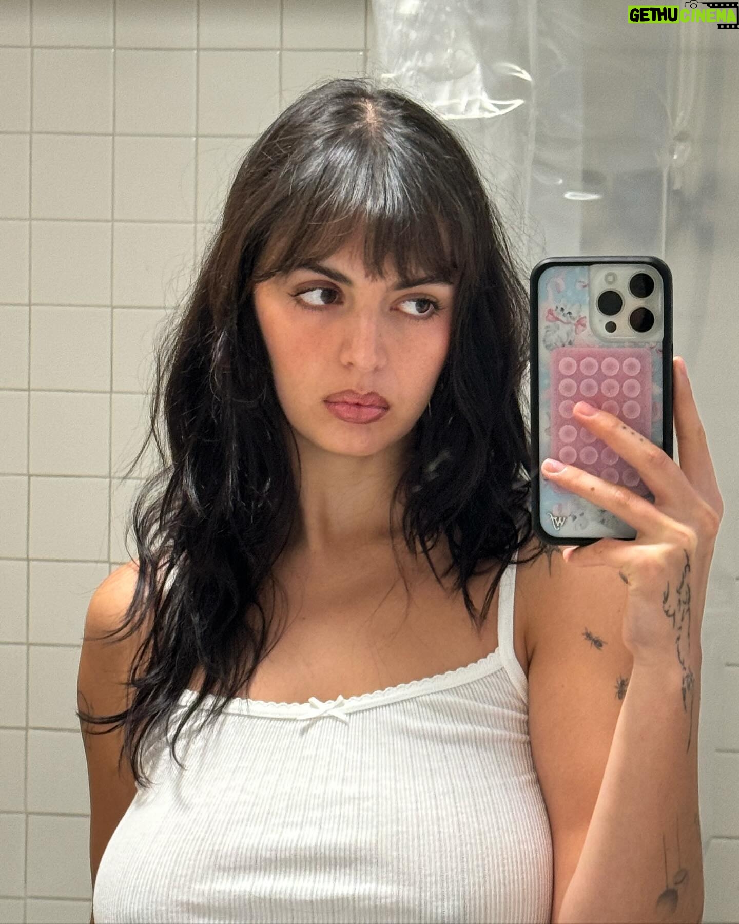 Rebecca Black Instagram - year of yum 🍤 and hums 🙇🏻♀️