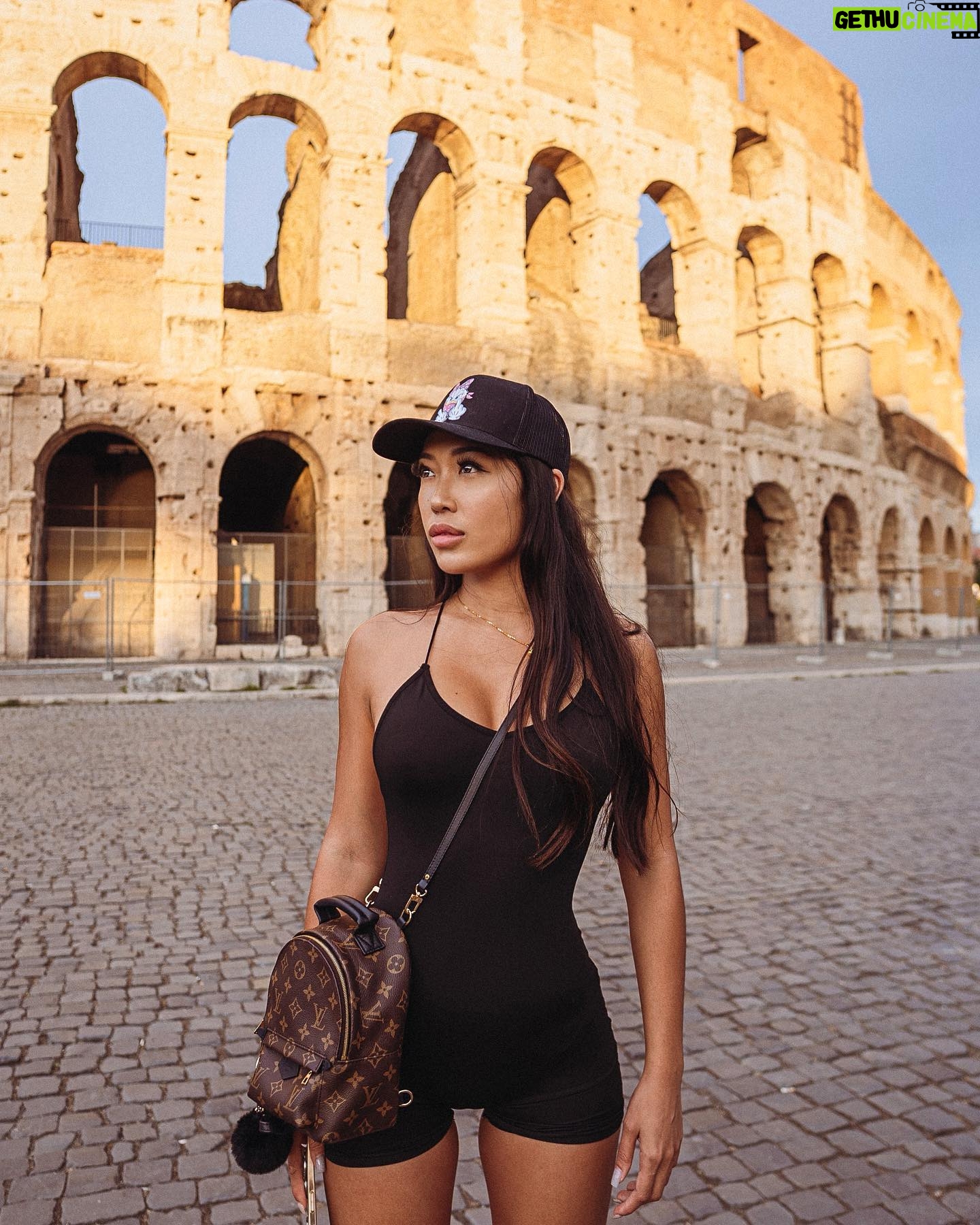 Rebecca Chen Instagram - Have you been to the colosseum? Here are 5 fun facts about the colosseum! -The Colosseum is over 1,900 years old. ... -Gladiatorial shows took place at the Colosseum. ... -The Colosseum is famous for being the world's largest amphitheater. ... -You can see a section of the arena that was once underground. ... -It's one of the New 7 Wonders of the World. #colosseum #rome #romanhistory #romanempire