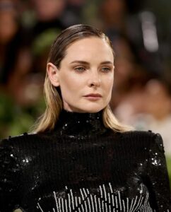 Rebecca Ferguson Instagram - What an unforgettable evening! Thank you @thombrowne for letting me wear such an exquisite dress.🖤 #metgala Hair: @jillianhalouska Makeup: @emilychengmakeup Stylist: @tomeerebout