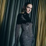 Rebecca Ferguson Instagram - Send the ravens… #metgala Hair: @jillianhalouska Makeup: @emilychengmakeup Stylist: @tomeerebout