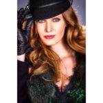 Rebecca Mader Instagram - #wickedalwayswins 💚 I just adore @vfxsup .Craig not only are you an amazing photographer, you're one of the best people I know. I can't wait to see you again very soon! 💚✨🌈📸#zelena