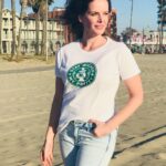 Rebecca Mader Instagram – Hey #mypretties please join me in helping @lollipoptheater bring some magic to kids in hospitals! Link in my Bio🌟 #staywicked 💚 📷: @lensinpursuit #onceuponatime #zelena