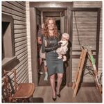Rebecca Mader Instagram - All new #onceuponatime tonight! Who's ready!? #mypretties #zelena #babyrobin #wickedalwayswins @onceabcofficial Photo Cred: @vfxsup 💚✨👶🏼