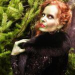 Rebecca Mader Instagram – It’s not easy being green but it feels soooooo wicked!💚🔥 #zelena #onceuponatime #ep717