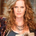 Rebecca Mader Instagram – I’ve got my clipboard ready… Making my “naughty or nice” list! Who’s been nice and watched Friday’s episode? Let me know and I’ll add you to the nice list #mypretties #christmasiscoming #zelena #onceuponatime #theeigthwitch 💚🤶🏻Photo Credit 📸: @vfxsup