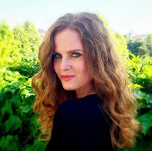 Rebecca Mader Instagram - I'm having all sorts of summer feels this week (📸 photo credit @marckayne ) 🌞
