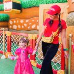 Rebecca Victoria Hardy Instagram - Today was UNREAL 🍄⭐️ #supermario #supernintendoworld #princesspeach #diddykong