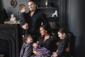 Rebecca Victoria Hardy Instagram - 2 years ago today 🥹🥲 #bigfamily #househardy #gothicbaby #goth
