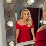 Rebel Wilson Instagram - Manchester!!! Not only are you great at football but you are such an awesome crowd! I felt so honored to share the stage with you all tonight ❤️🇬🇧❤️ #rebelrising