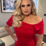 Rebel Wilson Instagram - London 🇬🇧 Happy Sunday! 📸: @itsdash