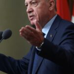 Recep Tayyip Erdoğan Instagram - Türkiye, sadece İslam ve yabancı karşıtlığı meselesinde değil, 7 aydır devam eden Gazze krizinde de dirayetli ve cesur bir duruş sergilemiştir. Bundan sonra da tüm insanlığın selameti için doğru bildiklerimizi cesaretle dile getireceğiz.