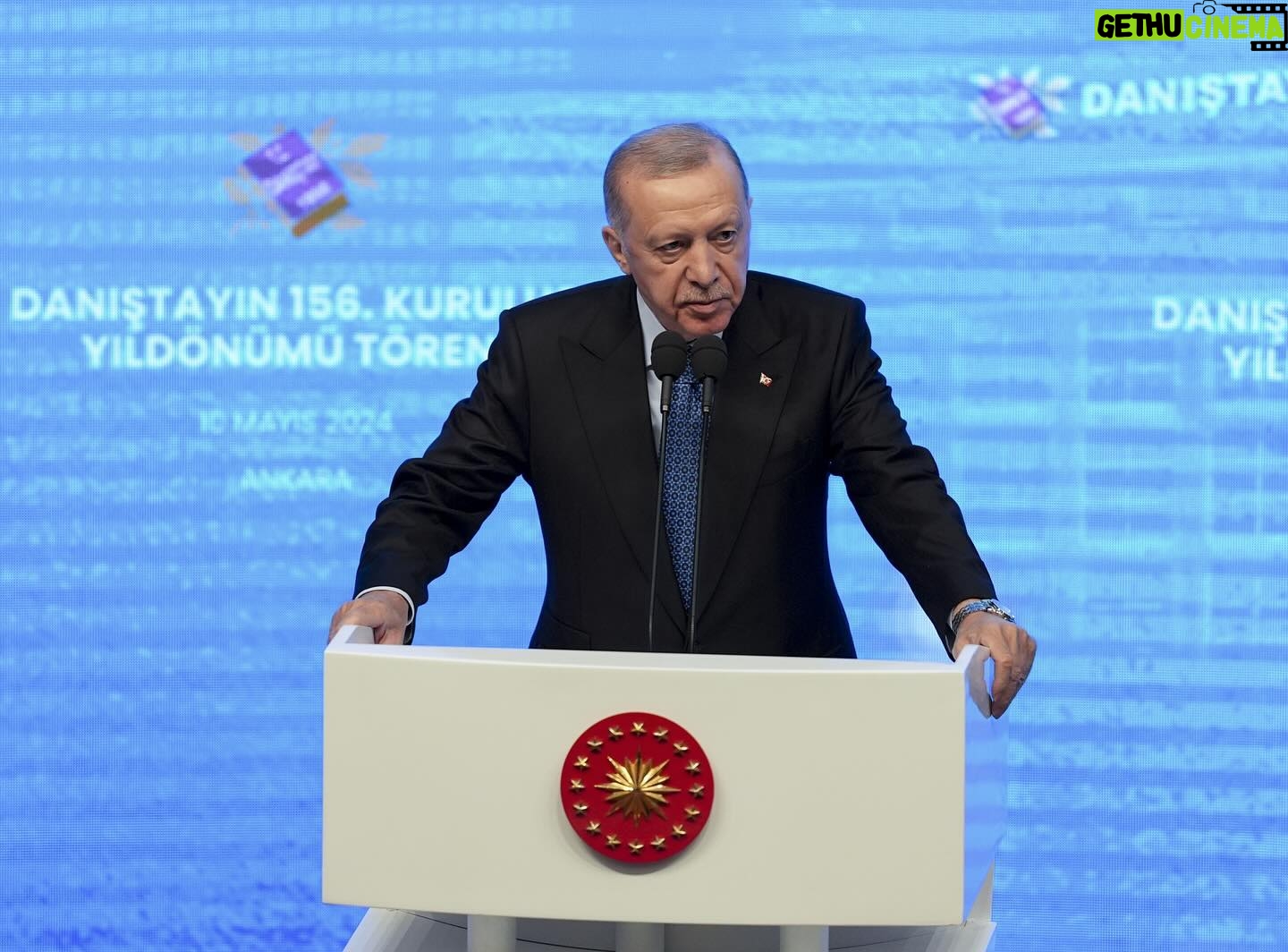 Recep Tayyip Erdoğan Instagram - Danıştayımızın 156’ncı kuruluş yıl dönümünü ve İdari Yargı Günü’nü tebrik ediyorum. Şûra-yı Devletten bu yana 156 yıldır Danıştay çatısı altında görev yapan tüm hâkimlerimizi ve personelimizi şükranla yâd ediyorum.
