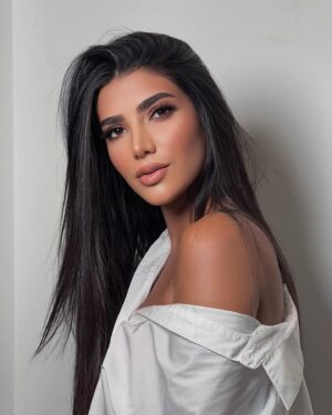 Reem Samy Instagram - 🤍🤍🤍🤍🤍
.

Makeup by : @nesmamansourmakeup 
.

#reem_samy #actress🎬 #eygpt #ksa #dubai #saudiarabia #fashion #famous_support #السعودية #العراق #الاردن #الرياض #دبي #عُمان #مسقط #الامارات