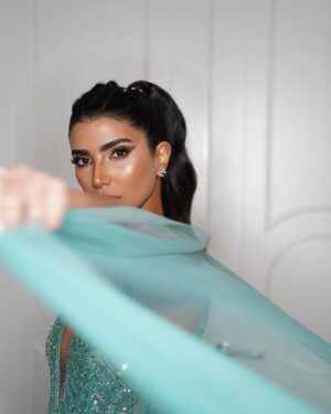 Reem Samy Instagram - About last night @theemigala #dubai🇦🇪 

Styled @nabilajadallah 
Dress @bendybarkofficial 
Make up @nadineyounes 
Jewllery @repossi 
Hair @zaher_zeidan 
Heels @giuseppezanotti @krisma_me 
Photoghrapher @amrecii 
Thank you @palazzoversacedubai for the amazing hospitality