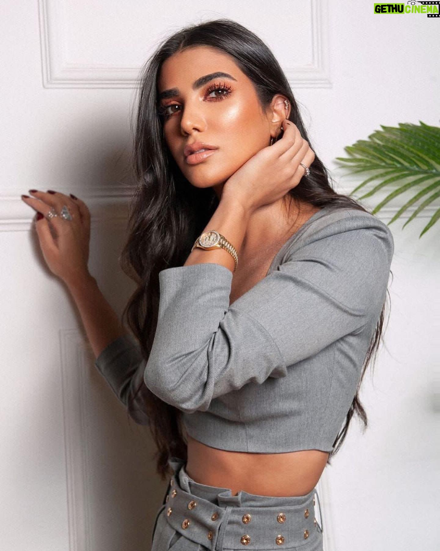 Reem Samy - 35K Likes - 🤍🤍🤍
Makeup by @dinaragheb❤️
Photographer @sherifelbouhyofficial
.
#reem_samy #actress🎬 #eygpt #ksa #dubai #saudiarabia #fashion