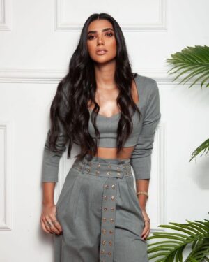 Reem Samy Instagram - 🤍🤍🤍

Makeup by @dinaragheb❤️
Photographer @sherifelbouhyofficial 
.
#reem_samy #actress🎬 #eygpt #ksa #dubai #saudiarabia #fashion