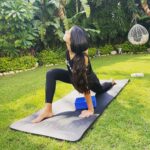 Reem Samy Instagram - @yoga_with_vicky_ #yoga#peace#trainyourmind#selflove