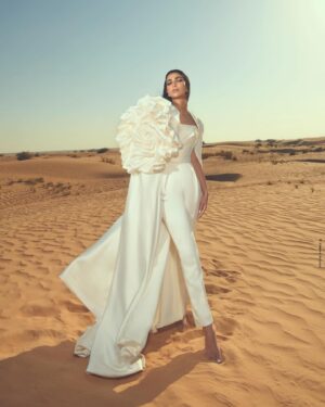 Reem Samy Instagram - 🤍🤍🤍🤍🤍

Photographer @zobiansaadofficiall 
Styled by @nabilajadallah
Outfit @hanazooda 
Make up @marwashaheen_makeupartist 
Hair @wassimsteve