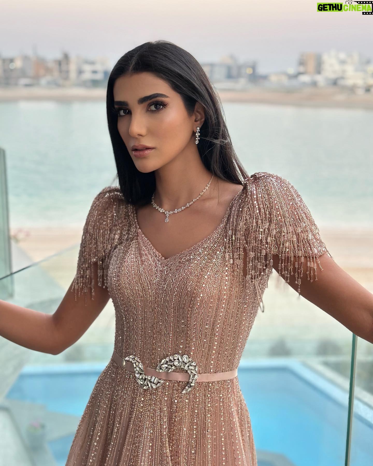 Reem Samy - 10.2K Likes - Shooting #ماما_غنيمة
Styled by my favourite @nabilajadallah
Dress @labourjoisie @sharbel_azar
Make up @ana.artista
Jewellery @alkandaryjewellery
#behindthescenes#series#kuwait