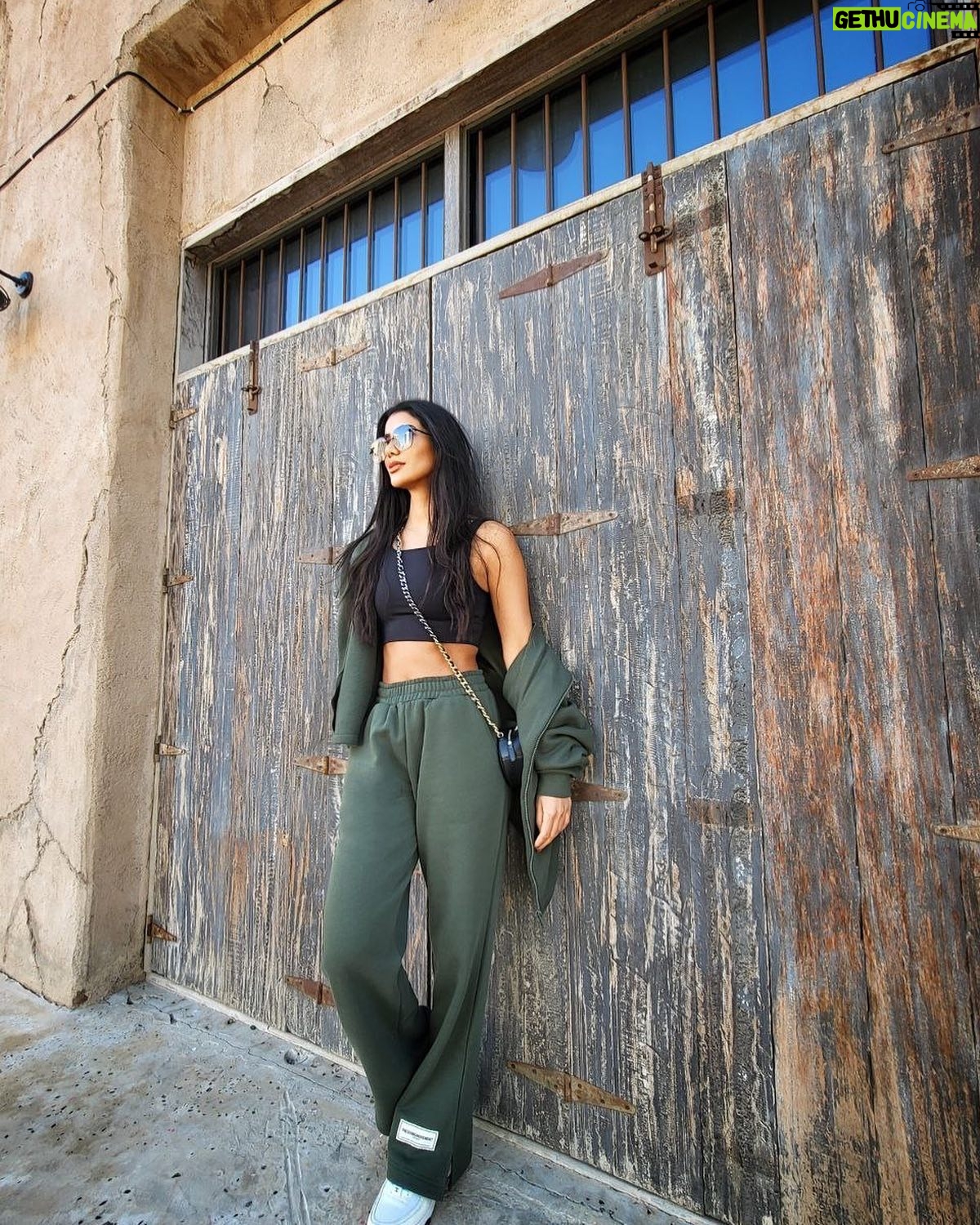 Reem Samy Instagram - 🤎 . . #dubai #winter #reem_samy #actress🎬 #eygpt #ksa #dubai #saudiarabia #fashion #nojoom__support #السعودية #العراق #الاردن #الرياض #دبي #الامارات #الرياض