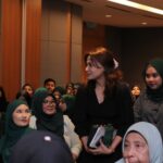 Reen Rahim Instagram - kalau nk berjaya kite kene lah cucuk rapat mereka yg dah berjaya betul tak❓ @real_feedback_of_customers @reenrahimhygienewashhq @reenrahim_fighter