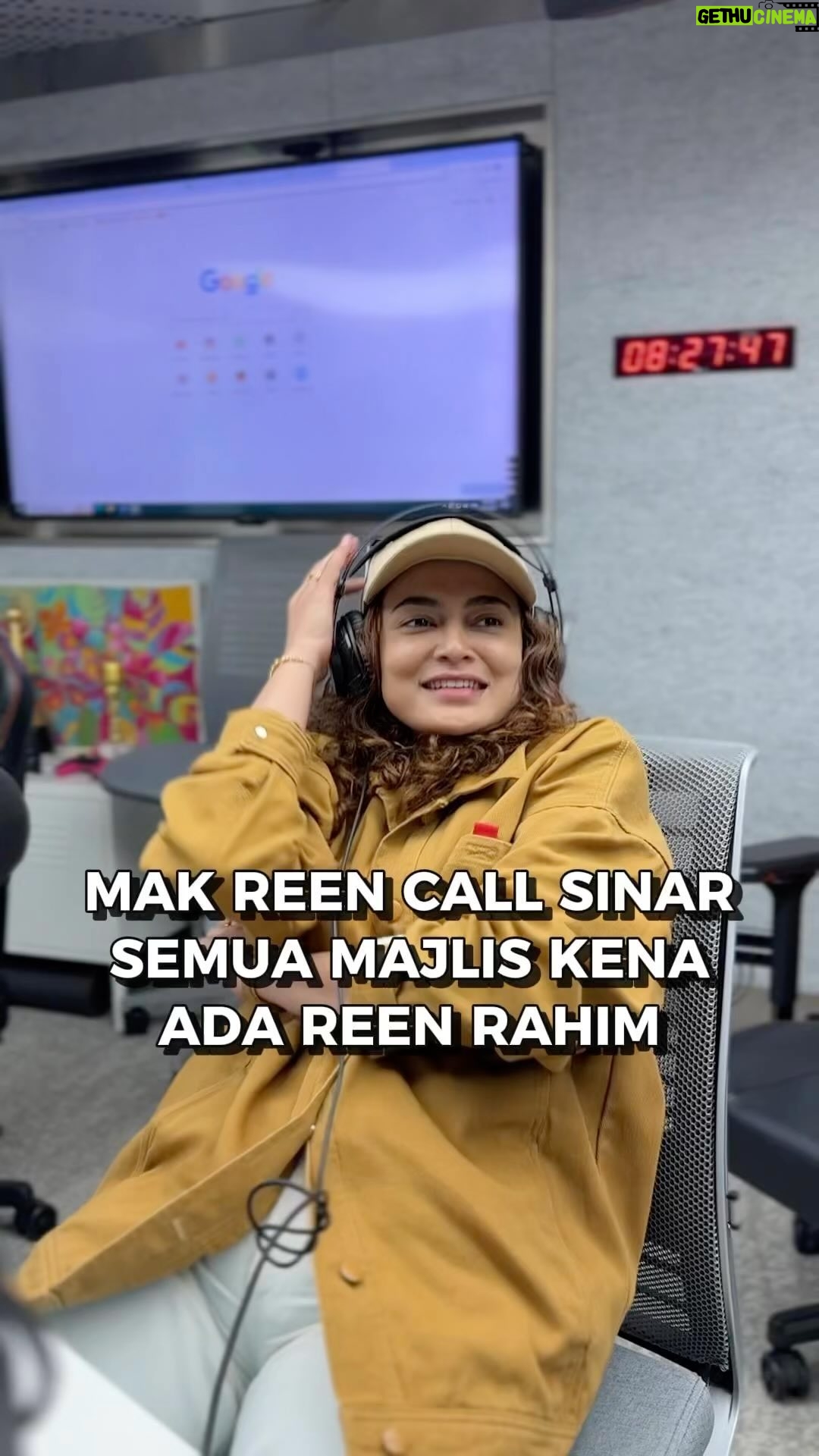 Reen Rahim - 5.1K Likes - Tak sangka mak Reen Rahim jadi caller guna nama Facebook, Nadiku. Mak Reen call sebab nak cerita pasal keistimewaan anak dia. Mak Reen kata kalau apa-apa majlis kena ada Reen. Booster untuk orang jadi ceria. Kalau takda rasa sunyi je..
#PagiDiSINAR