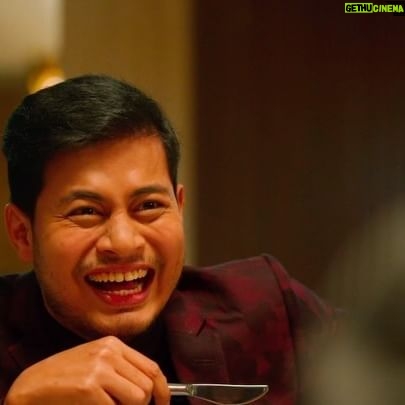 Reen Rahim Instagram - Siapa yang belum filem Rampok ni, korang wajib tengok! Pecah perut geng 🤣🤣 Saksikan filem Rampok Kini Di Pawagam Rumah Anda, Astro First saluran 480 atau di On Demand Store sekarang! #AstroFirst #OnDemand #NewAstro #TakMacamDulu #SembangEntertainment #SembangMovies #Rampok #FilemLokal