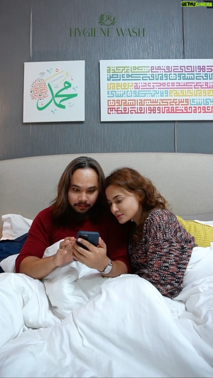 Reen Rahim Instagram - ANTARA SALAH SATU PUNCA SUAMI TURN OFF ADALAH BILA WANITA MENGALAMI MASAALAH2 MCM NI. Alhamdulillah syukur ya Allah dgn izin Allah #reenrahimhygienewash dah membantu ramai pengguna yg mengalami masaalah ni,utk yg belum berkat win pon boleh❤️ Siapa nk ikhtiar ⬇️ 📌comment ‘NAK’📌 Atau ❗️ DAPAT KAN SEKARANG di 🍃LINK ON BIO🍃 👉 reenrahim.com REEN RAHIM HYGIENE WASH 1box RM 59.90 SET COMBO (2 box) RM 110.00 #reenrahimhygienewash @real_feedback_of_customers @reenrahimhygienewashhq #reenrahim #hygienewashformen #femininewash #pencuciwanita #pencucilelaki #femininehygiene #femininecare #mencare