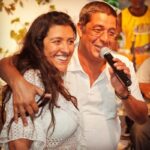 Regina Casé Instagram – Viva @zecapagodinho!!!
Dia da melhor risada!
Dá melhor zoação!
Dia do meu amigo adorado!
Dia do meu irmão amado!
Como é bom a gente junto,nossas famílias juntas..
Você já me deu muitas
“provas de amor “ nos risos e nas lágrimas e agradeço tanto por isso…
Que nosso pai lhe dê muita saúde pra gente ficar velhinhos curtindo e brincando com os nossos netinhos!
O que eu mais quero é te ver assim,rindo,feliz!!!!
Feliz aniversário!!!!!!!