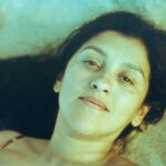 Regina Casé Instagram – Olha eu passeando pela vida afora… Tempo tempo tempo tempo… 
Qual Regina você prefere? 👀

#TBT #ReginaCase