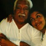 Regina Casé Instagram – Hoje, Dorival Caymmi faria 110 anos. 
Sempre fui apaixonada por ele, desde pequenininha. 
Por ele e por suas músicas. 
Essa entrevista eu fiz no dia que ele fez 80 anos. 
Ele me deu a honra de ser sua convidada para fazer a matéria dos seus 90 anos lá num sítio, em Minas, onde ele estava vivendo. 
Então, eu tive a chance de celebrar junto com ele os 80 e os 90!!
Muita sorte, né, que eu tenho nessa vida??
Que homem lindo.
Mestre dos mestres!! ❤️

#ReginaCase #dorivalcaymmi #MusicaBrasileira