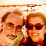 Regina Casé Instagram - Esse é @luizzerbini pai da minha filha @beneditazerbini e vô do meu neto Brás. Eu adoro ele não só por isso ou por ser o maior pintor que existe e o que mais me emociona,mas também pq ele tem uma memória incrível (😂piada interna) e como a gente se conhece desde o paleolítico da nossa história,nós lembramos mil coisas o tempo todo e a dá muita risada… Esse carrossel poderia se chamar: “DE FÉRIAS COM O EX !😂 1 nós no mar 2 Luiz e Benedita na Igreja do Boqueirão 3 vó Yayá vô Zerbini o q arde cura 4 no atelier do querido @daniel.jorge_ 5 na exposição deslumbrante de @walterfirmo 6 Parabéns! @gilmarilia MAM Salvador 7 tomando a fresca no Largo de Santo Antônio com @apitta73 e yoyô @eciavatta 8 2 artistas falando sobre seus trabalhos 8 tomando a fresca no Largo de Santo Antônio com @apitta73 e yoyô @eciavatta t 9 noite da beleza negra 10 nós no por do sol da baia de todos os santos